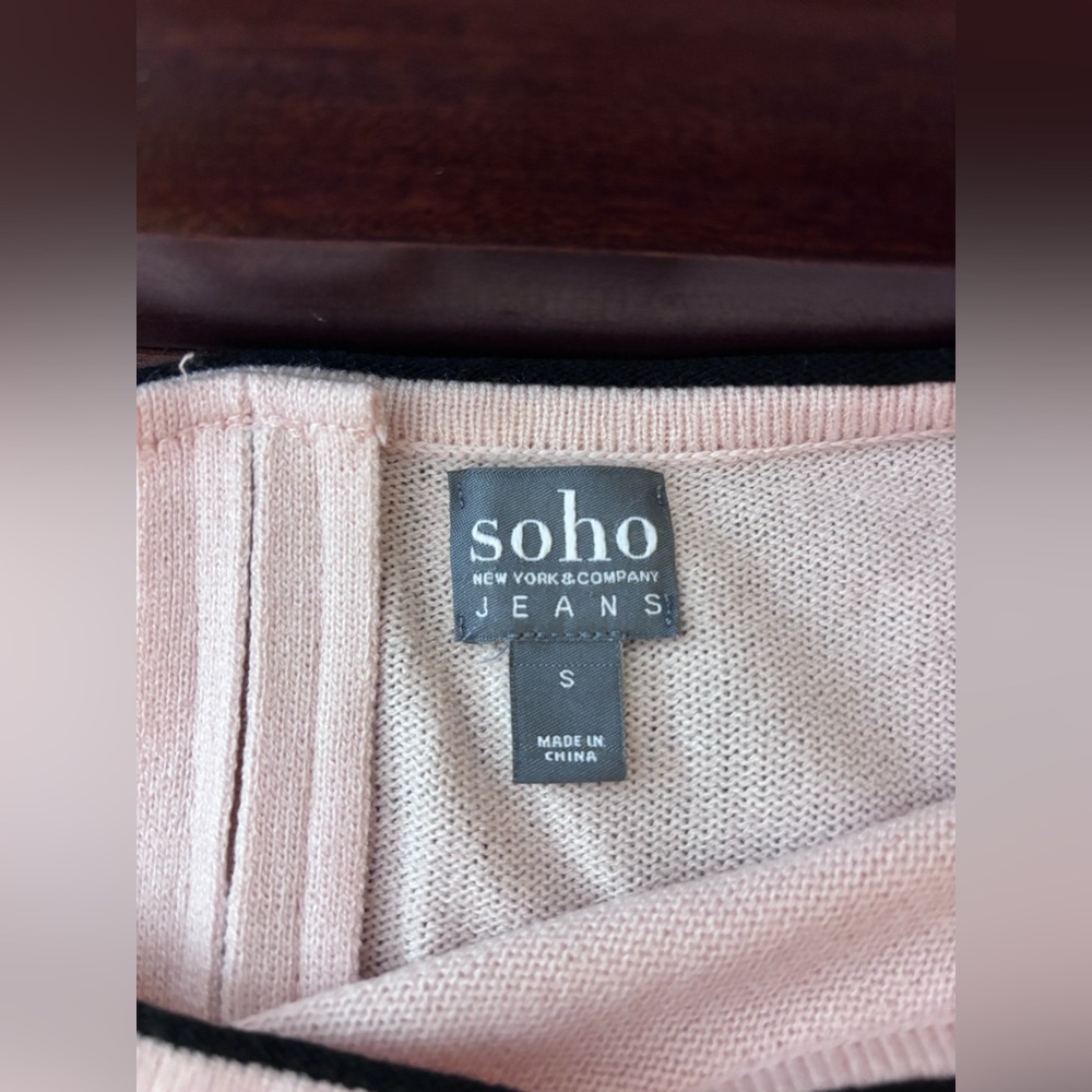 SOHO. NEW YORK & CO. Chic Pink and Black Sweater w/built-in blouse attached - Picture 10 of 10